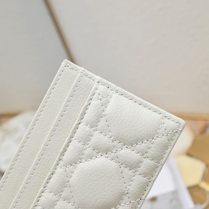 Quarterly New-White Cowhide Card Holder