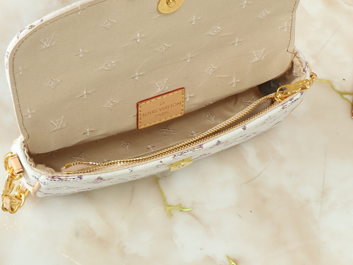 2 Colors - Delicate Embroidery and Jacquard Handbags