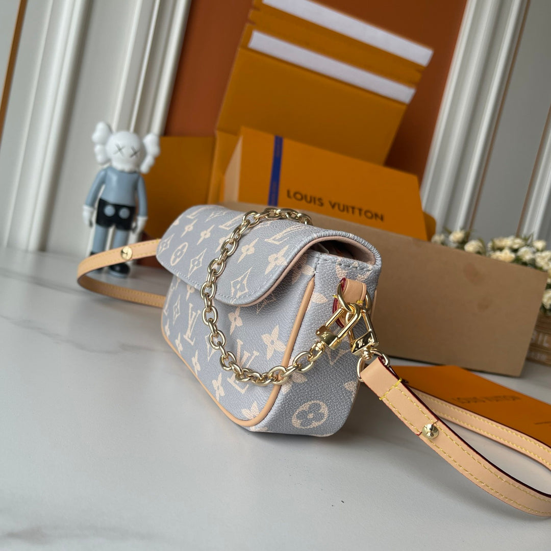 5 Colors - Stylish Flap Handbag