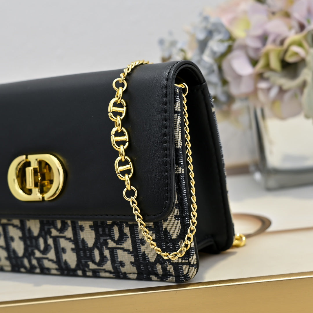 4 Colors - Exclusive Logo Chain Handbag