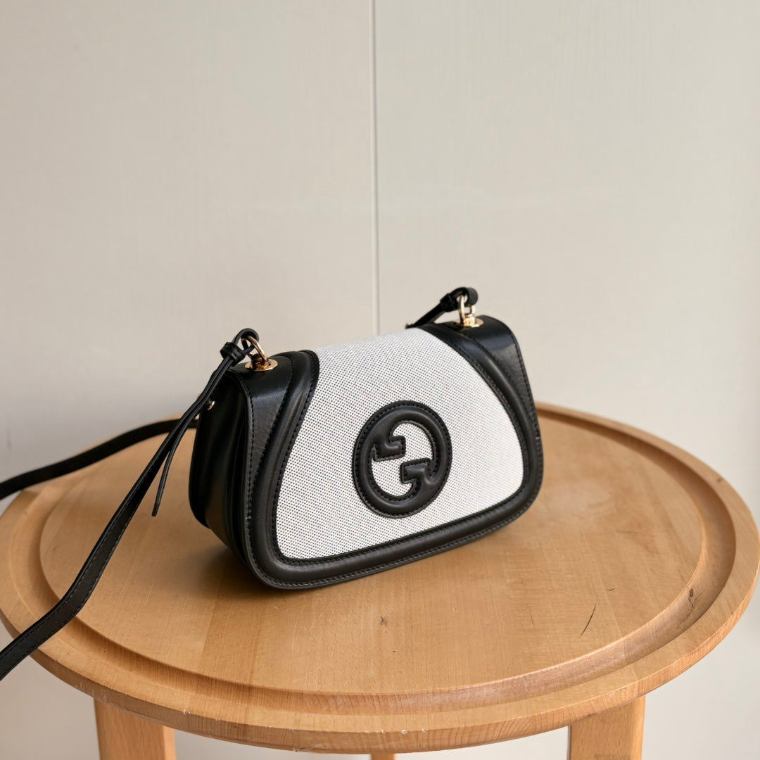 6 Colors - Classic Simple Saddle Bag