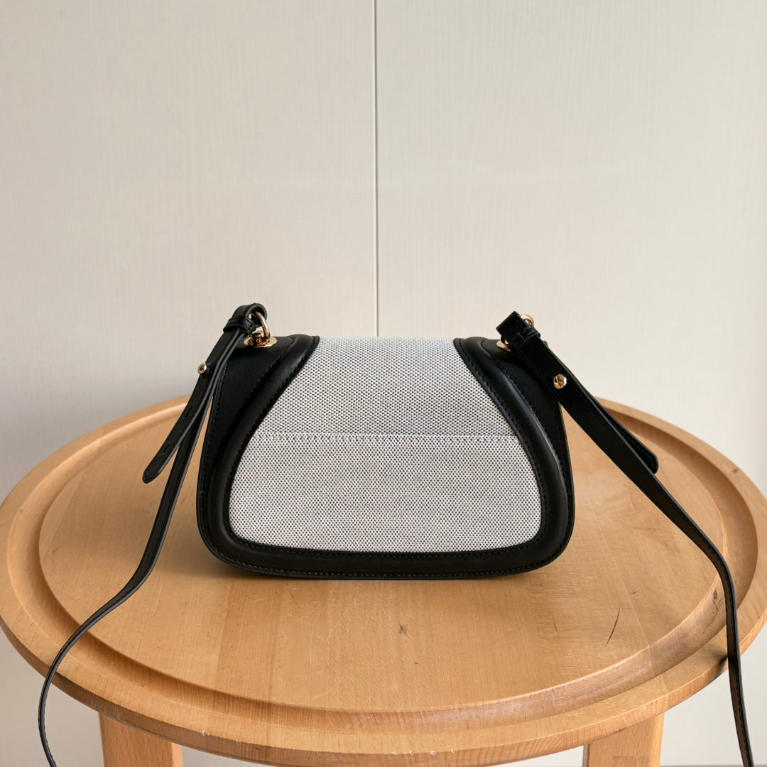 6 Colors - Classic Simple Saddle Bag