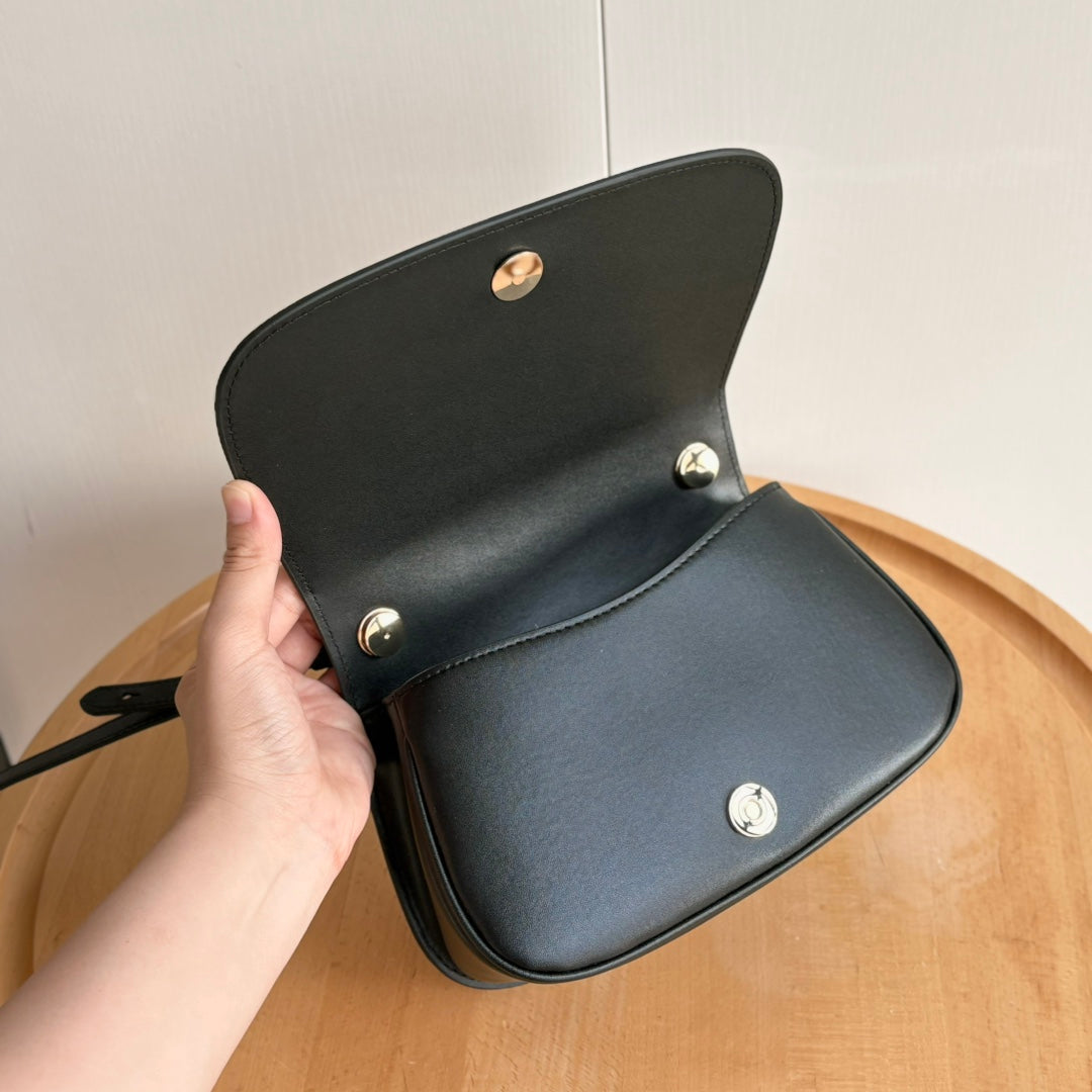 6 Colors - Classic Simple Saddle Bag