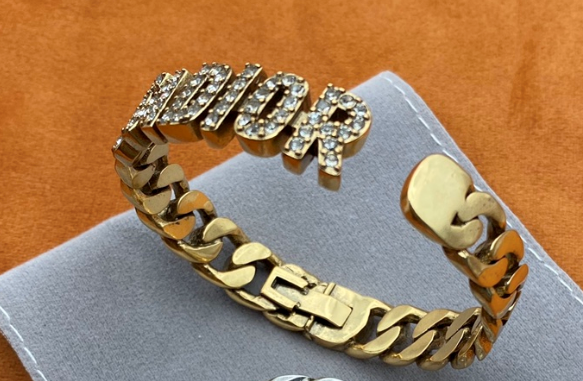 Fashion CD letter rhinestone bracelet