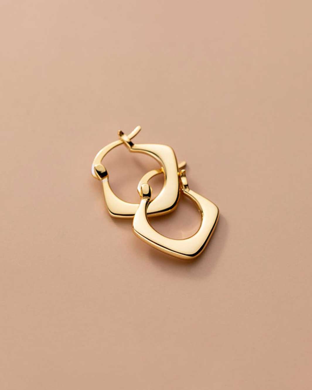 Arya Square Hoop Earrings