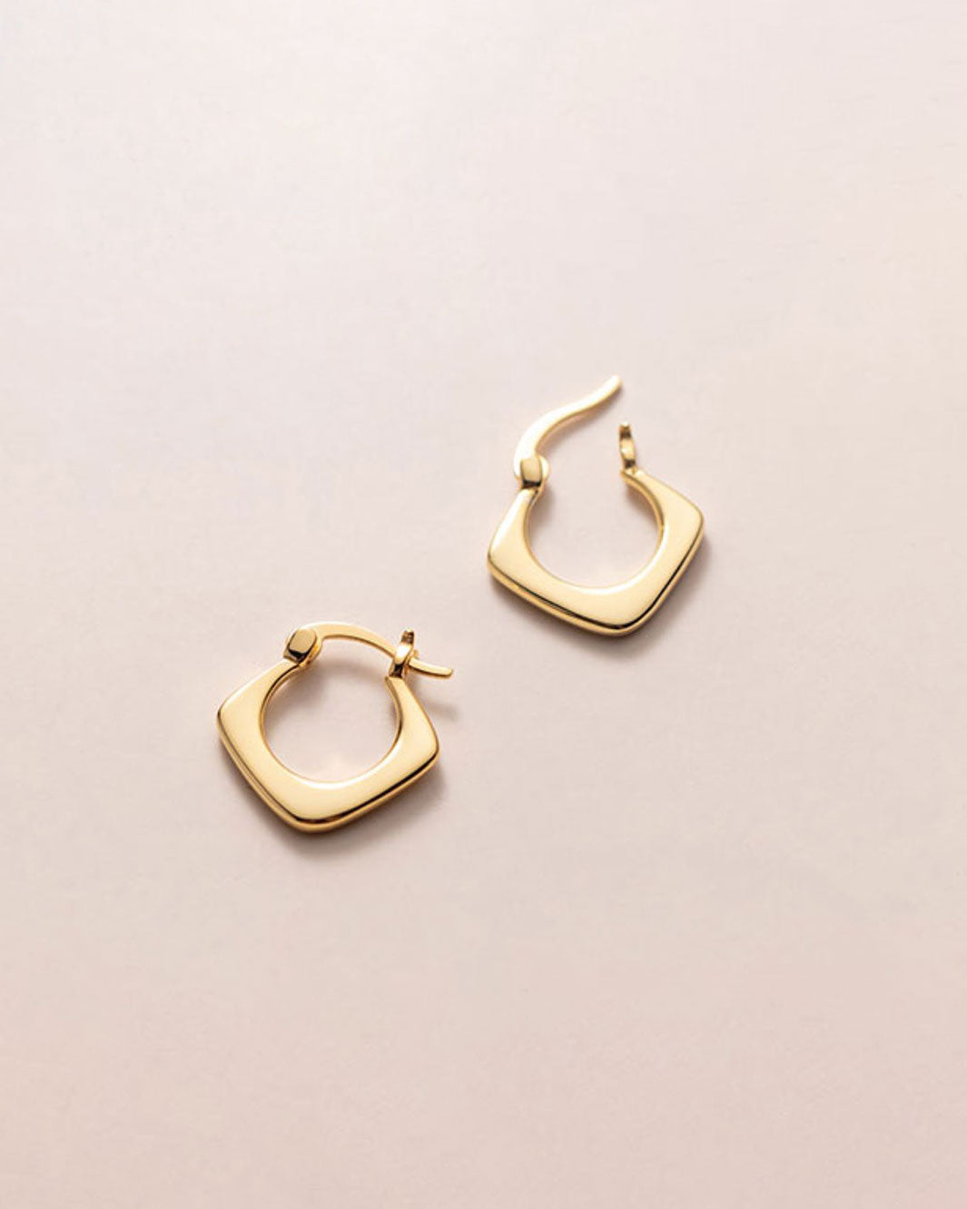 Arya Square Hoop Earrings