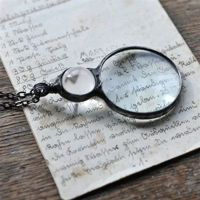 MAGNIFYING GLASS NECKLACE GIFT