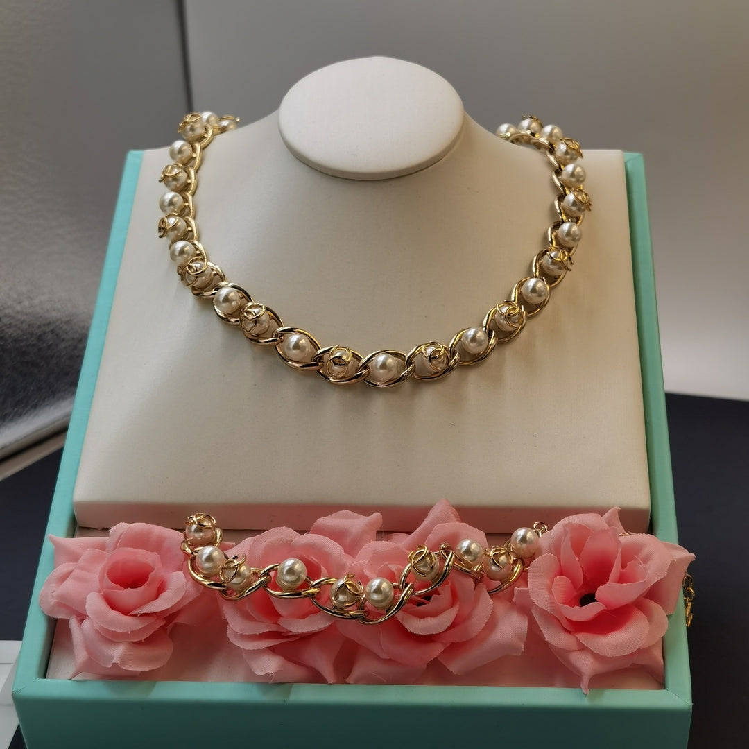 Luxury pearl chain necklace