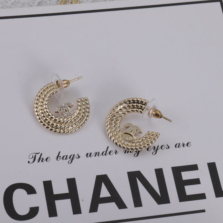 Fashion Twist Double C Stud Earrings