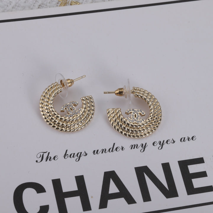 Fashion Twist Double C Stud Earrings