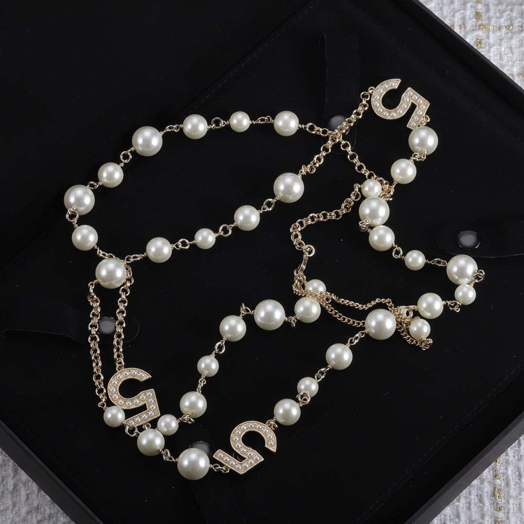 Luxurious Numbers and Pearls Brass Necklace