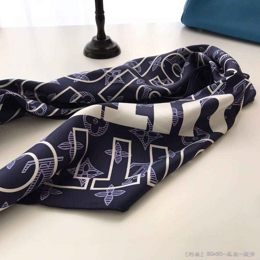 New Clover Spring/Summer Silk Scarf - Elegant