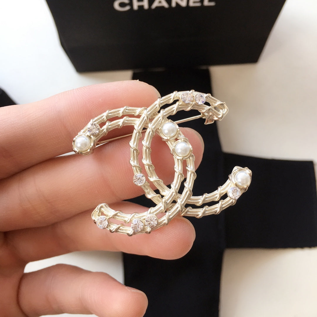 Fashion Double C Gold Rhinestone Pearl Brooch