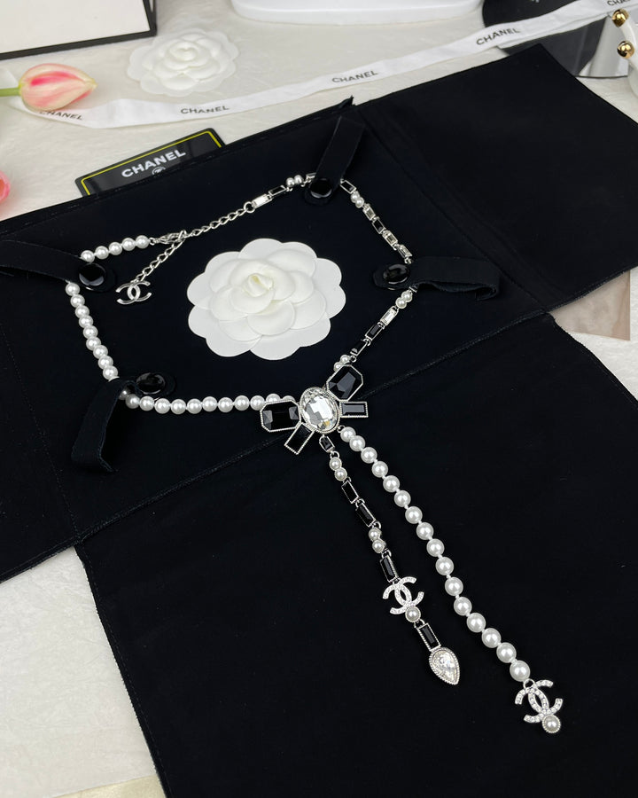 Luxurious Black Bow Spell Pearl Necklace