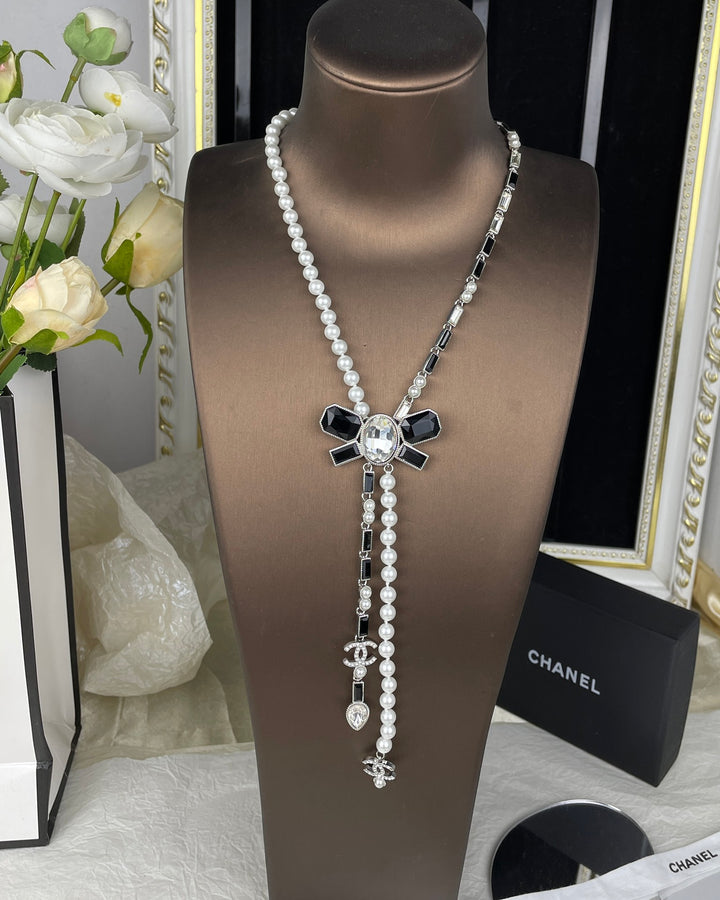 Luxurious Black Bow Spell Pearl Necklace