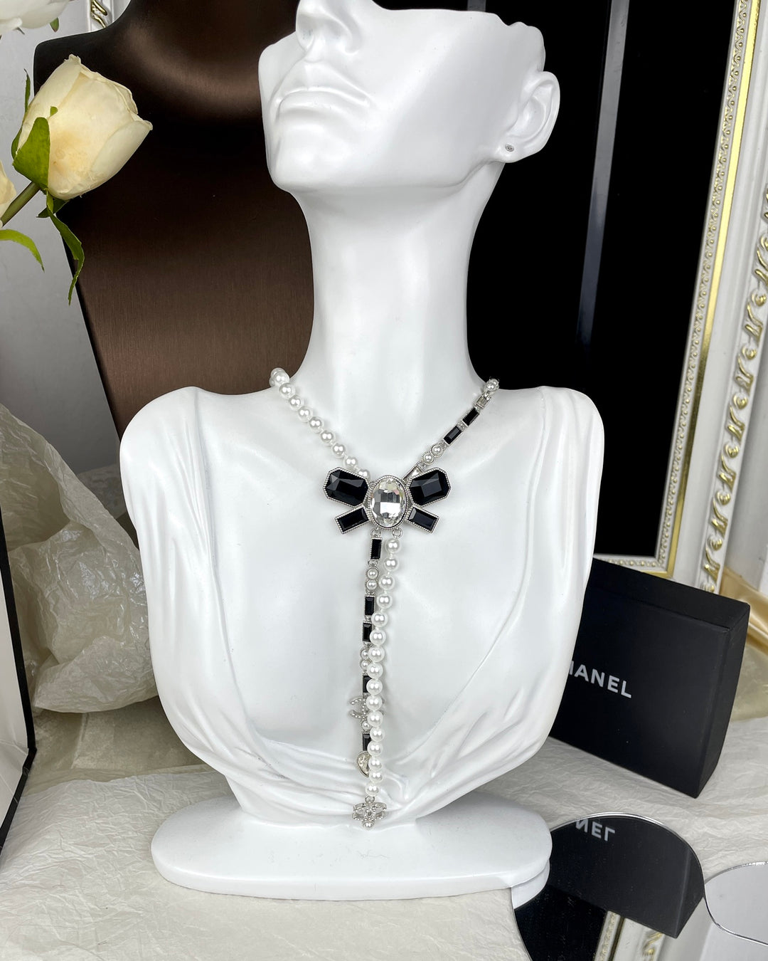 Luxurious Black Bow Spell Pearl Necklace