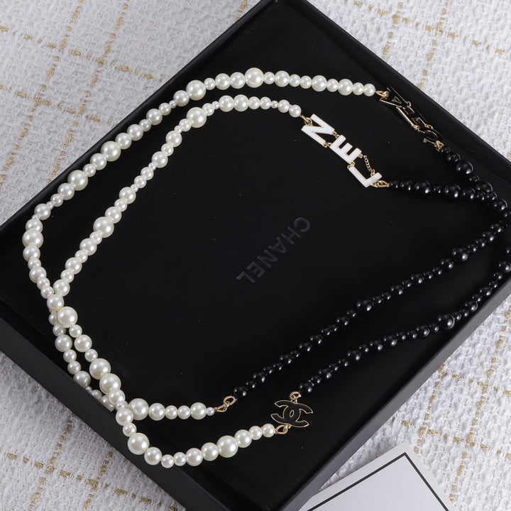 Luxurious black and white pearl patchwork necklace