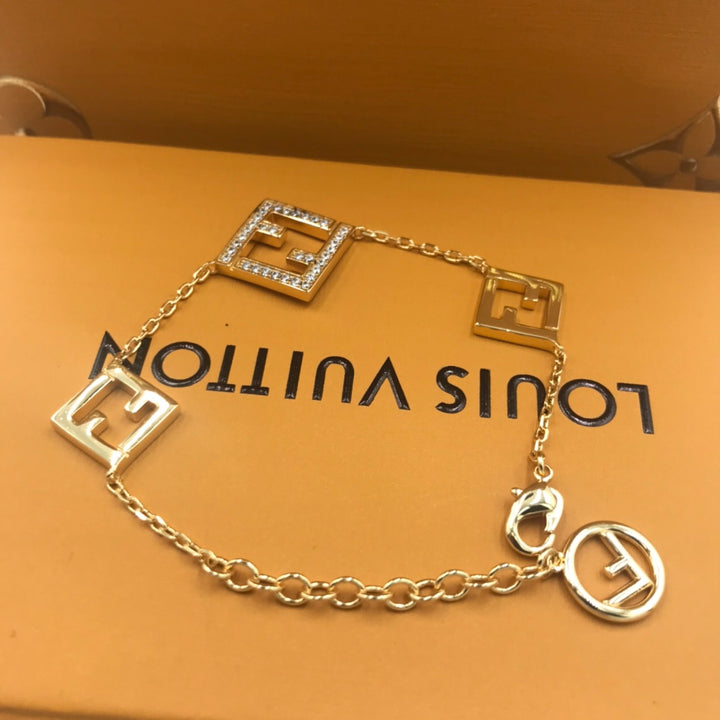 Fashion F letter bracelet