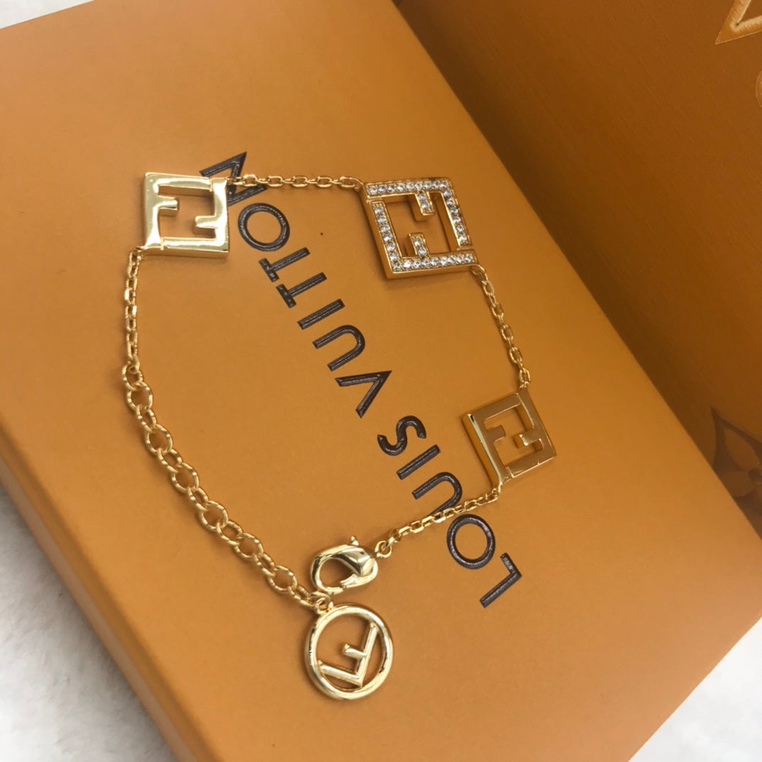 Fashion F letter bracelet