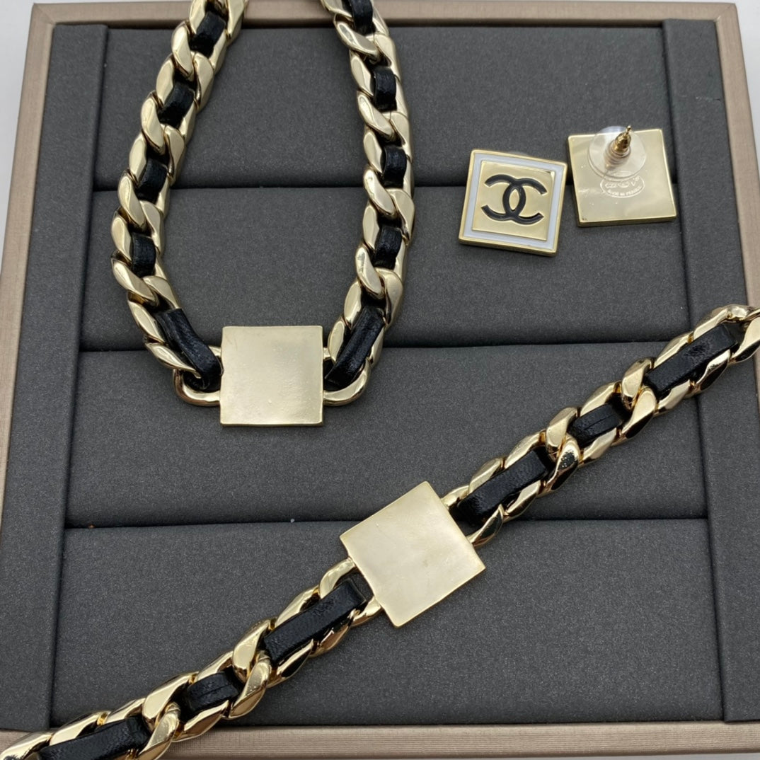 Luxury CC Square Necklace Set