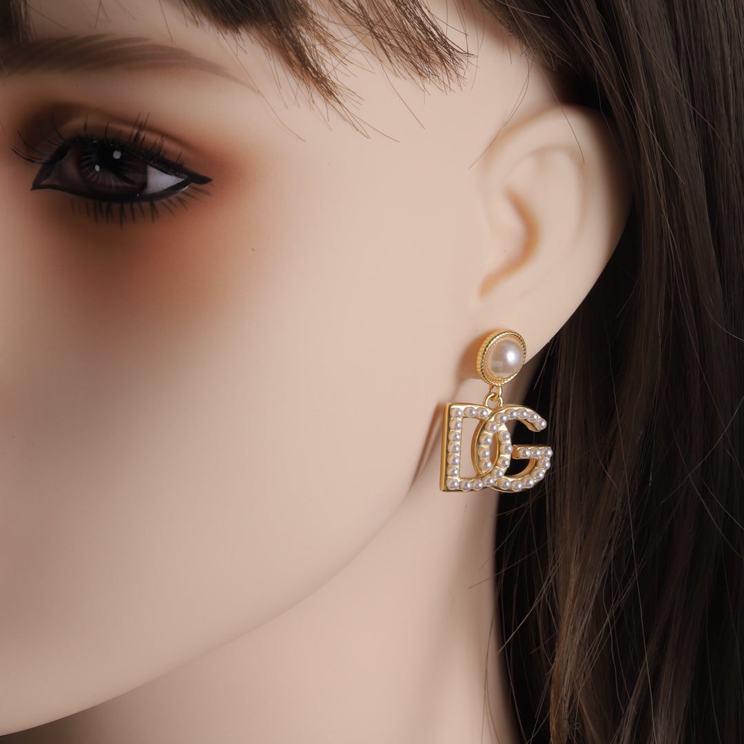 luxury DG letter full pearl size earrings