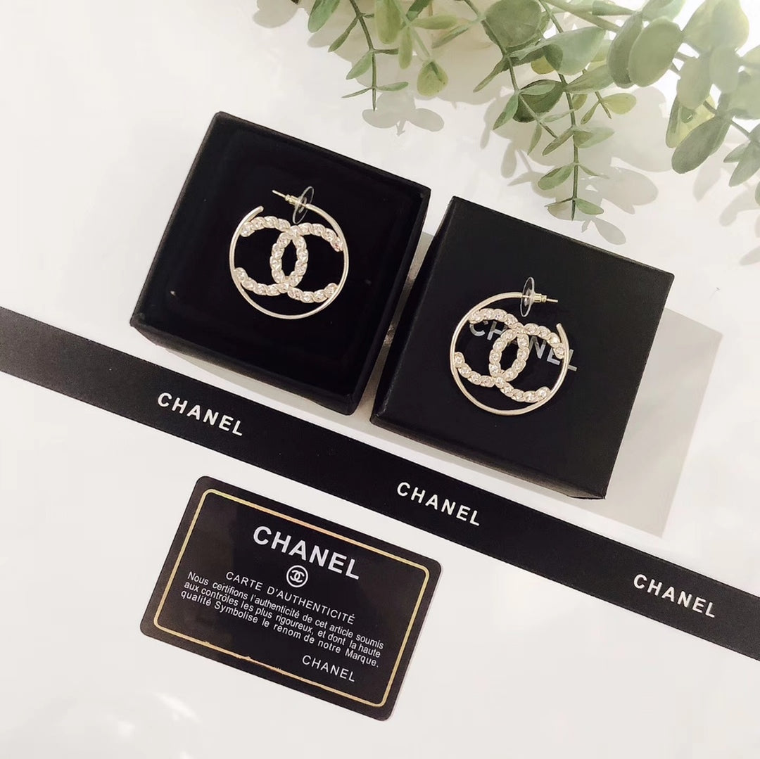 fashion double C hollow earrings