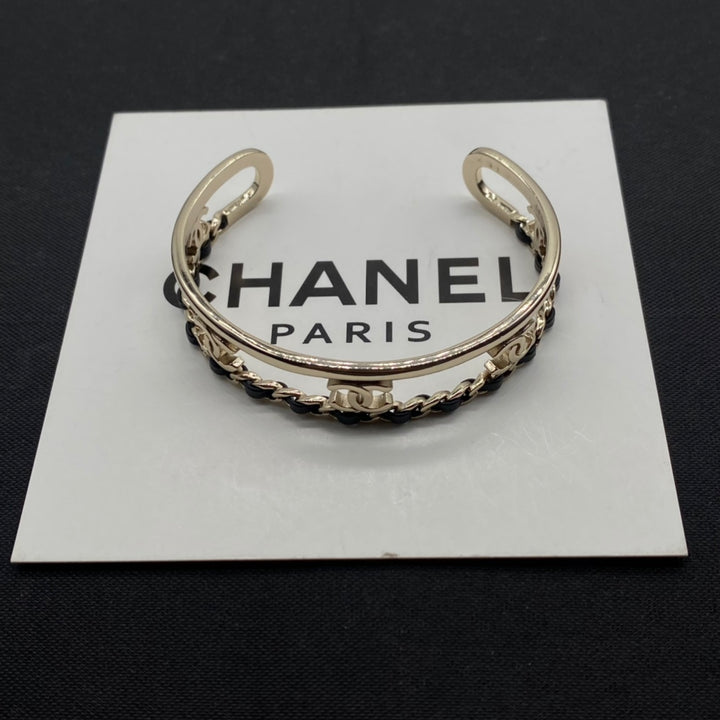 Fashion double C hollow bracelet