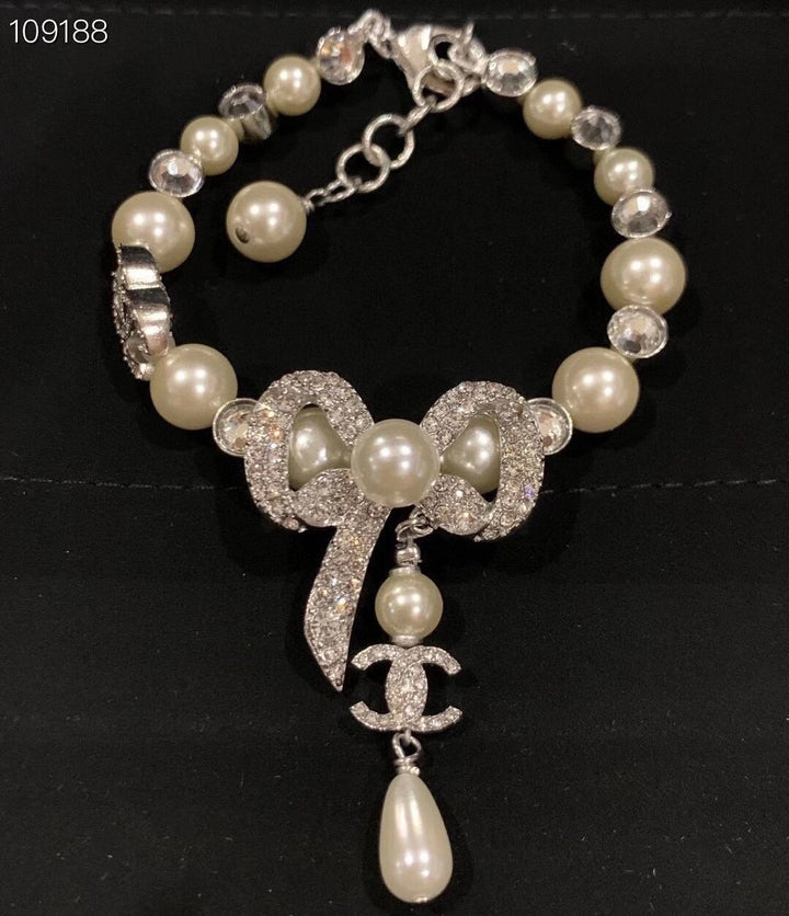 C series bow pearl bracelet