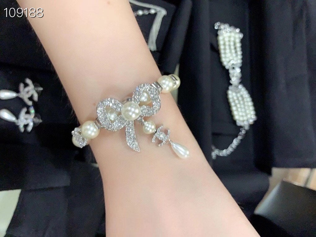 C series bow pearl bracelet