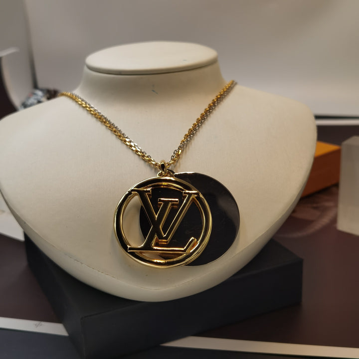 Fashion two-color pendant necklace