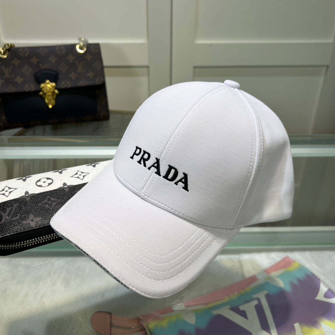 Fashionable and versatile baseball cap, 2 colors to choose from