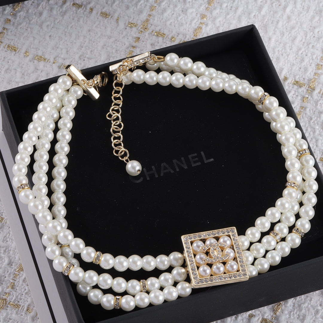 Stylish Triple Layers Pearl Combo Necklace