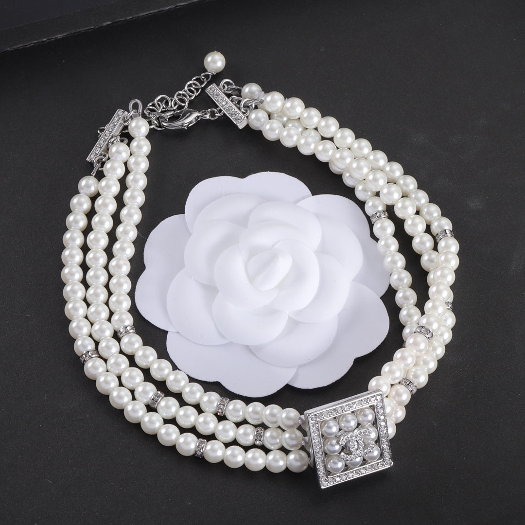 Stylish Triple Layers Pearl Combo Necklace