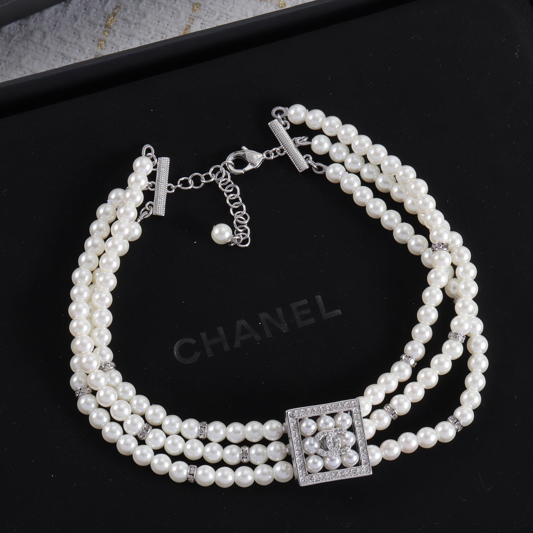 Stylish Triple Layers Pearl Combo Necklace