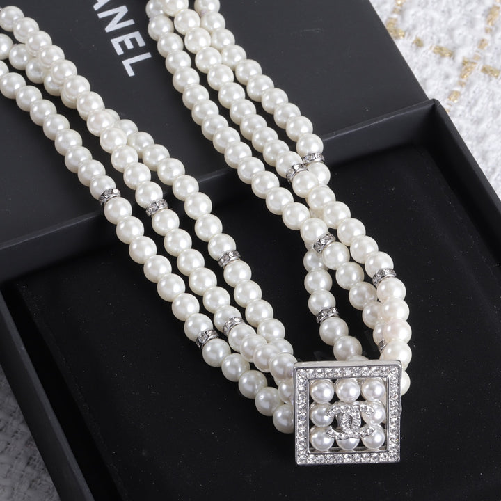 Stylish Triple Layers Pearl Combo Necklace