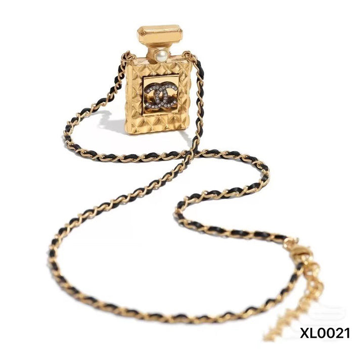 Luxury Perfume Bottle Pendant Necklace