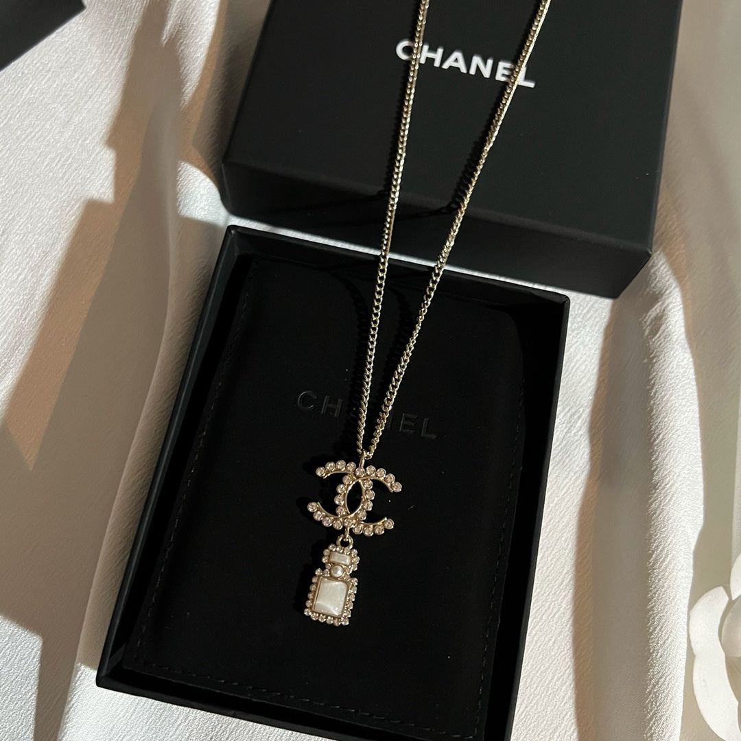 Luxury Double C Perfume Bottle Necklace&nbsp;