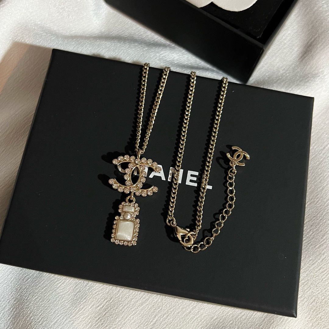 Luxury Double C Perfume Bottle Necklace&nbsp;