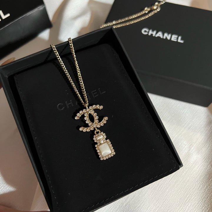 Luxury Double C Perfume Bottle Necklace&nbsp;