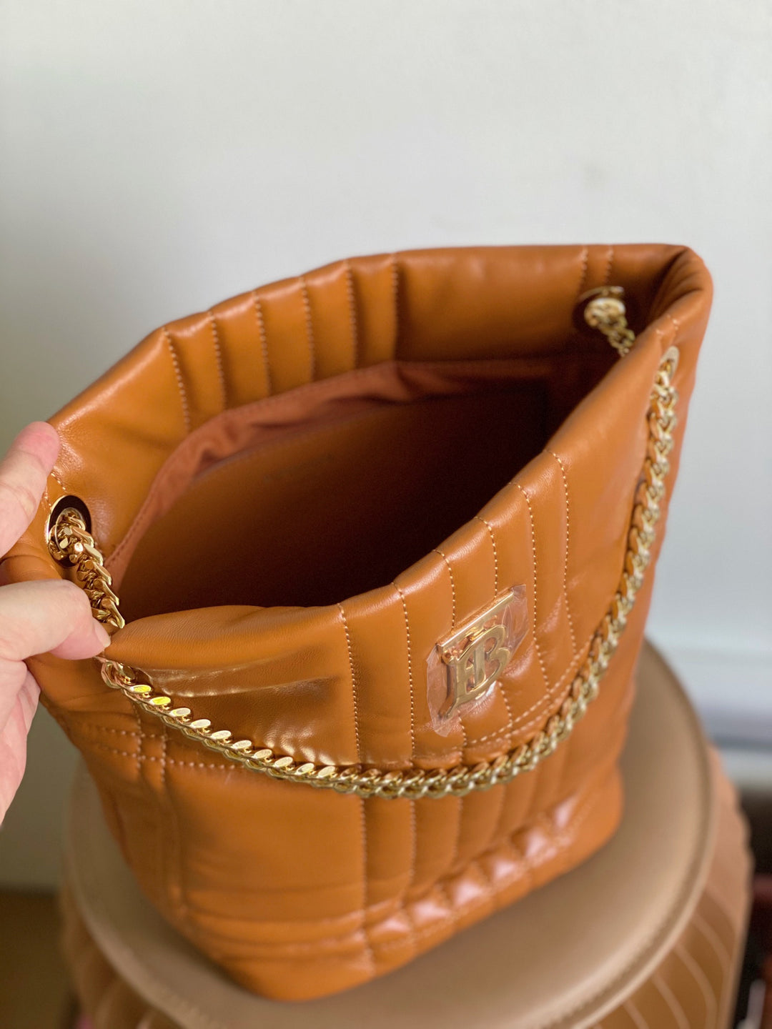 Full brass chain strap bucket bag