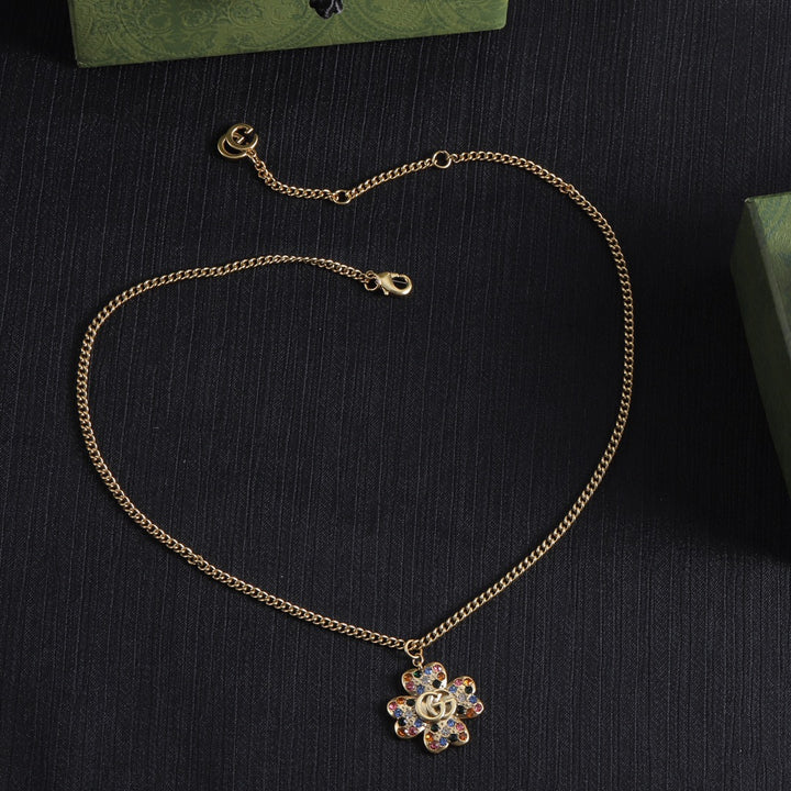 Luxury Flower Pendant Necklace