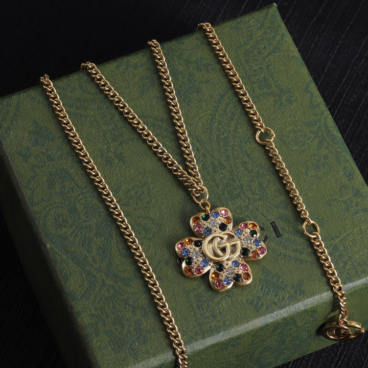 Luxury Flower Pendant Necklace