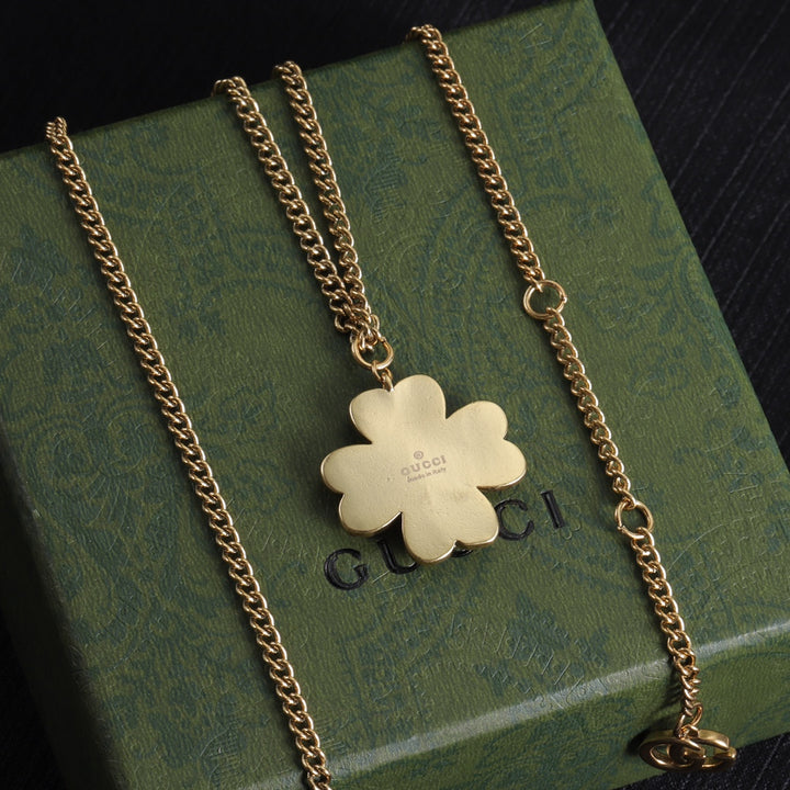 Luxury Flower Pendant Necklace