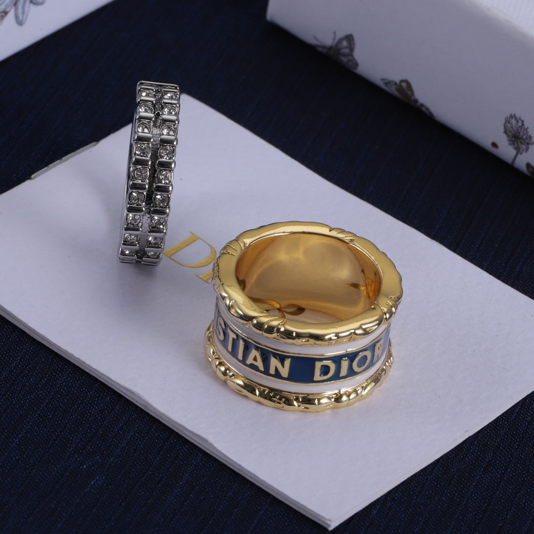 D family two-piece ring