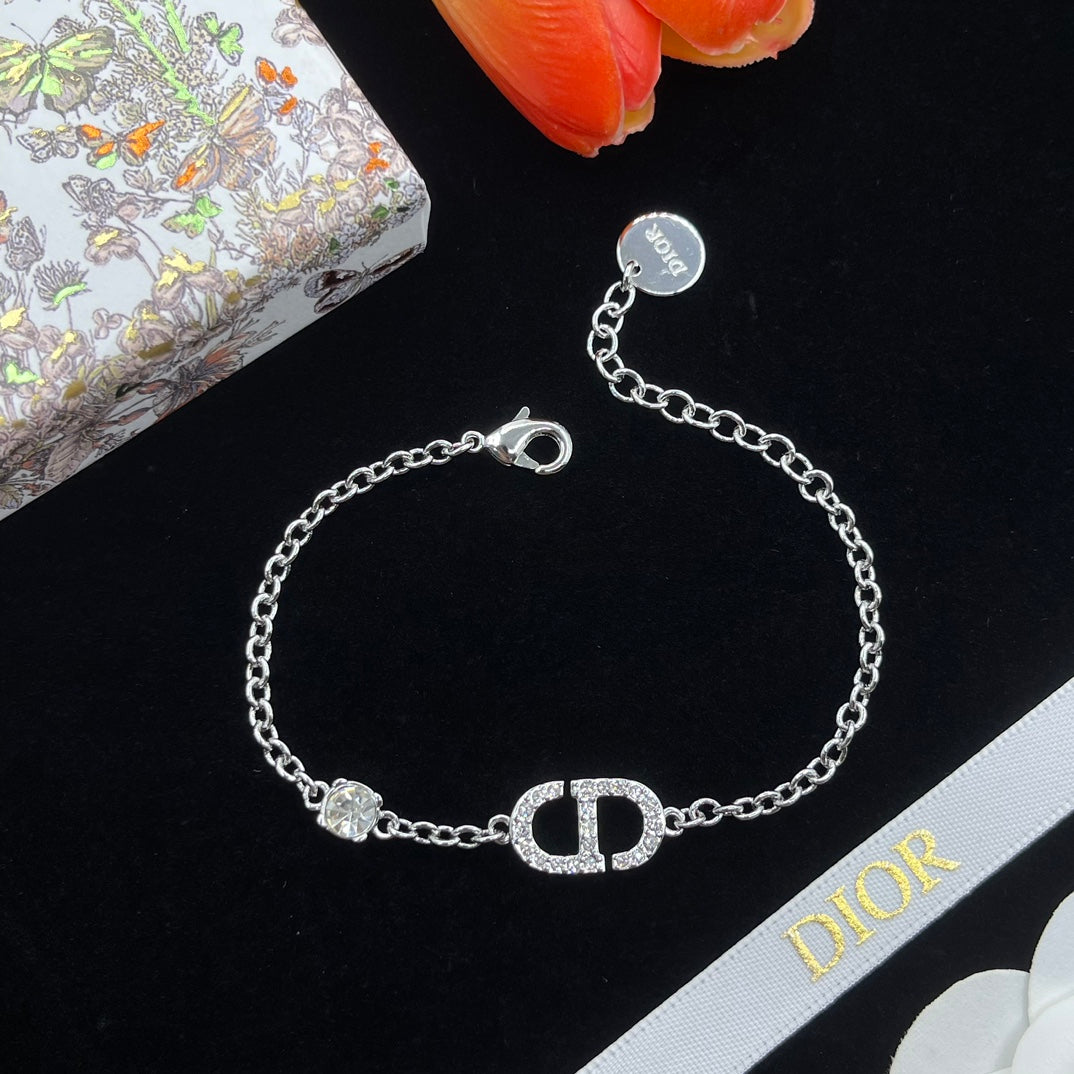 CD letter round diamond bracelet