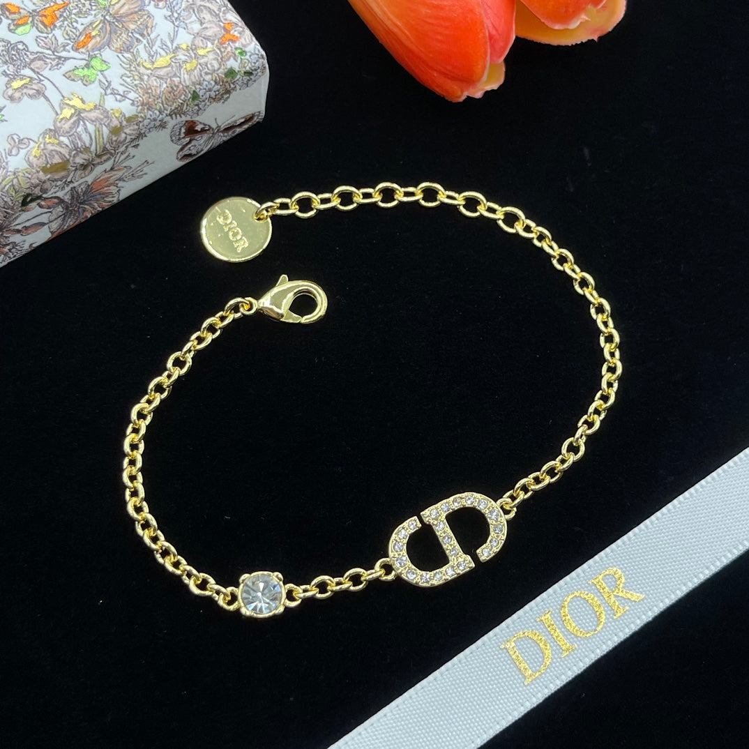 CD letter round diamond bracelet