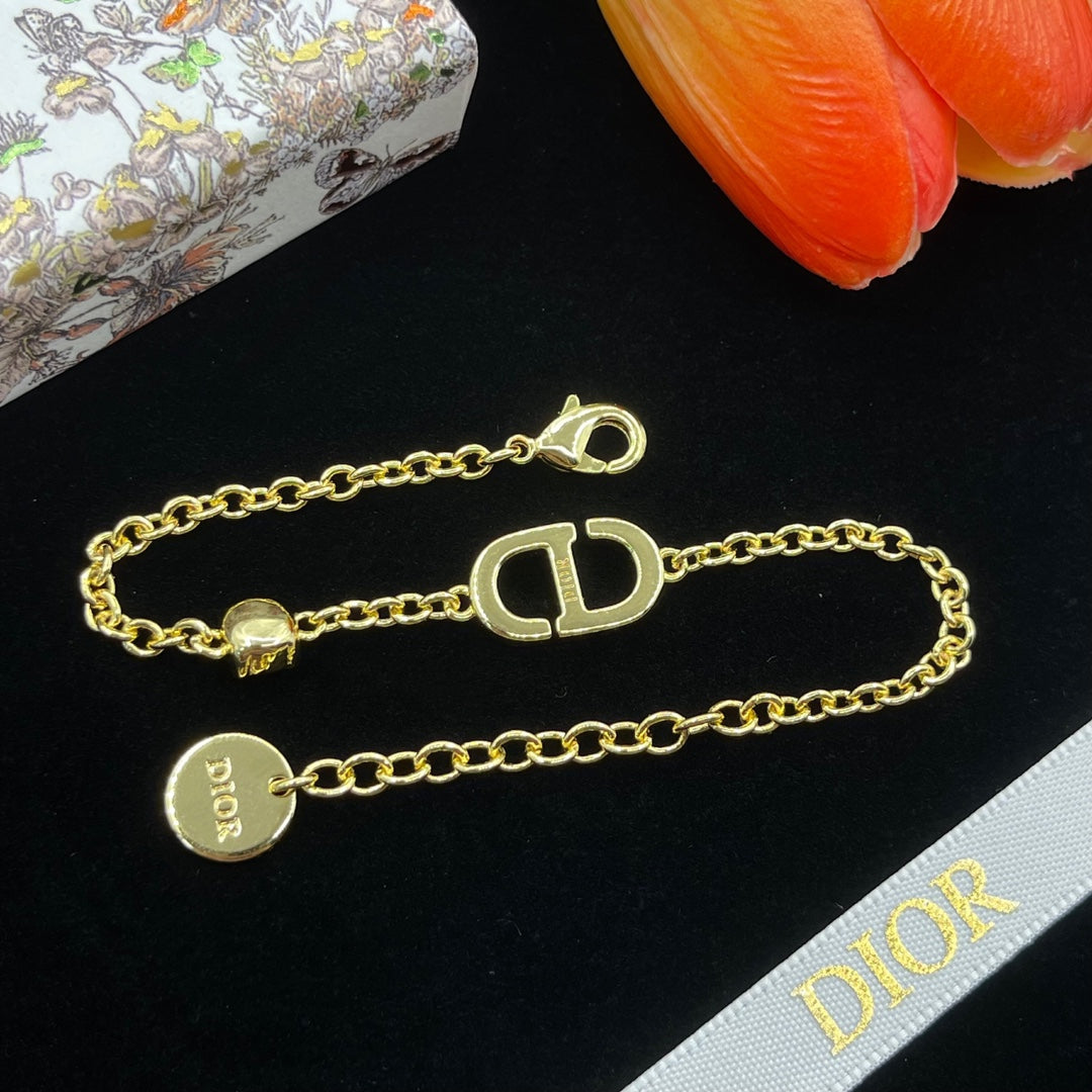 CD letter round diamond bracelet