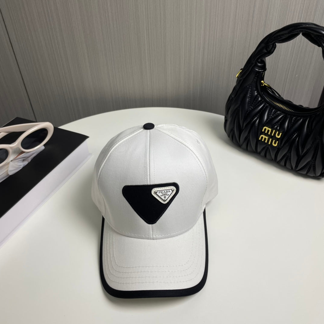 New baseball caps in 3 colors