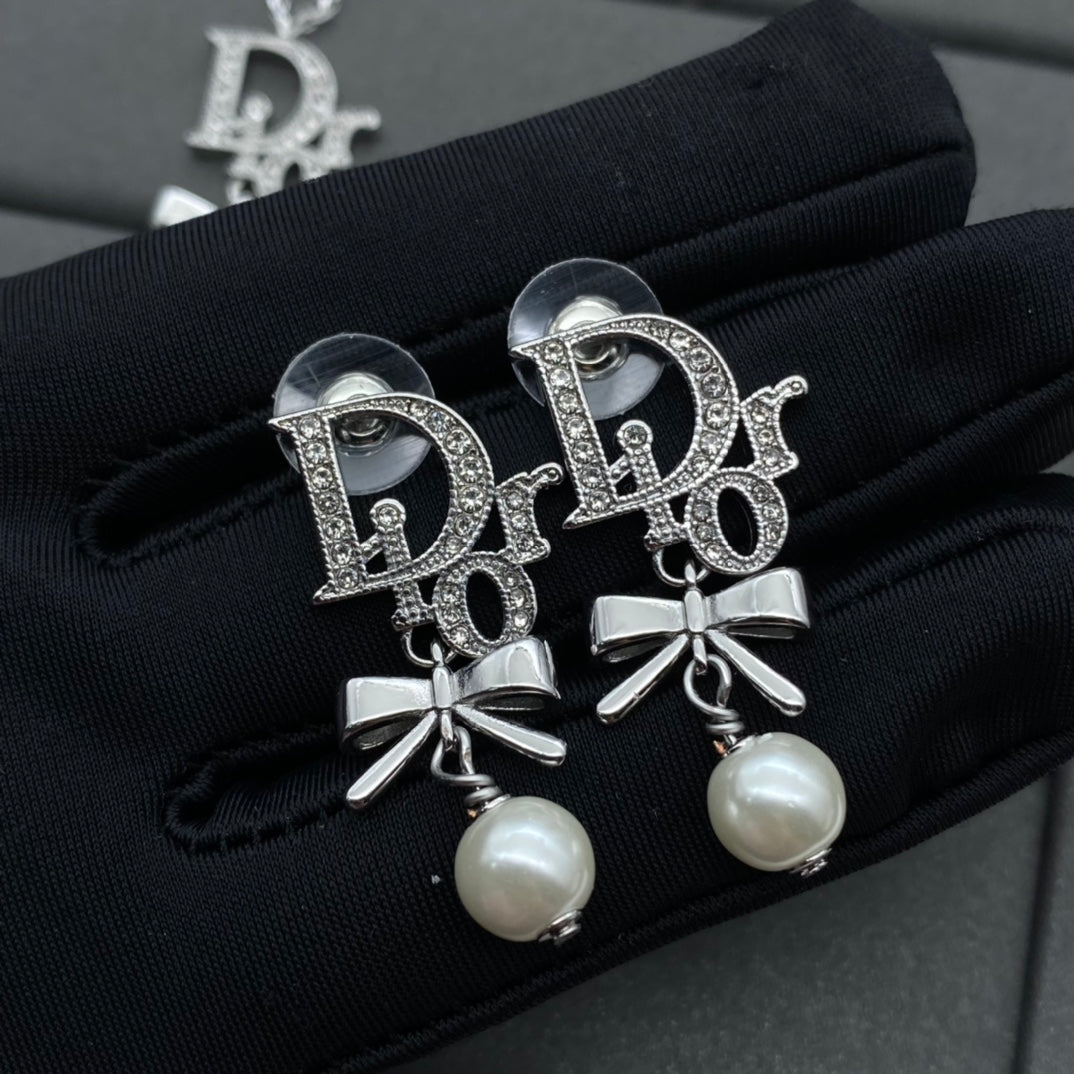 new bow letter necklace earrings