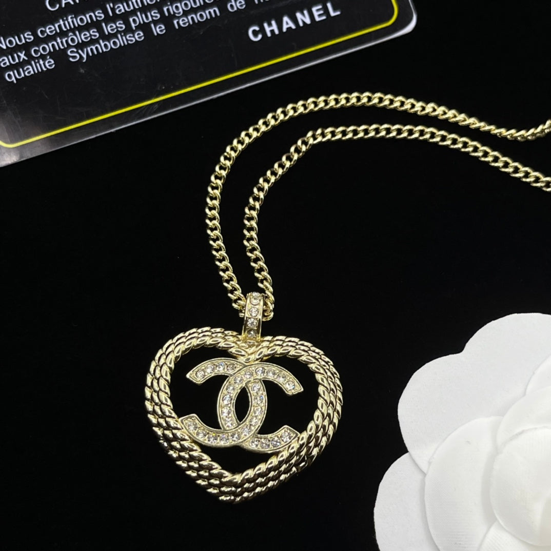 Fashion CC Love Heart Pendant Sweater Chain